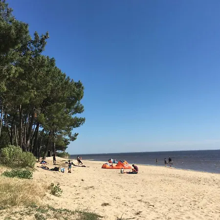 Les Amarantes Guest house Ares